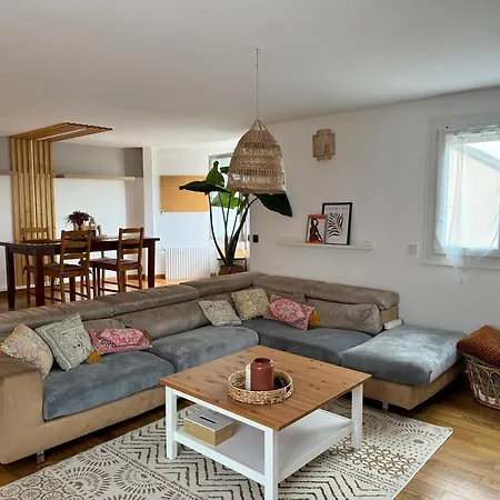 Le Cocon D'eragny Apartment *
